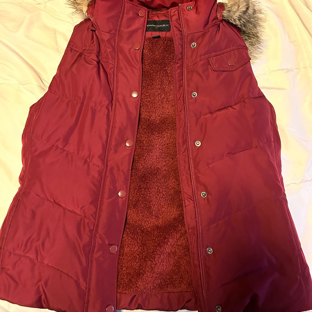 Banana Republic Puffer Vest